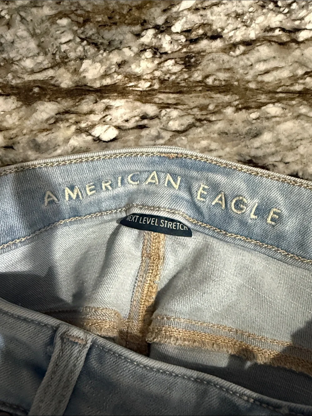American Eagle Outfitters Light Wash High Rise Kick Boot Cropped Stretch Sz 8 - Picture 3 of 9